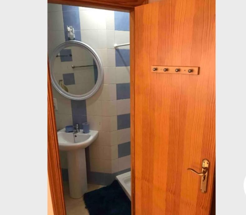 Apartamentos Real 81 埃斯特波纳 外观 照片