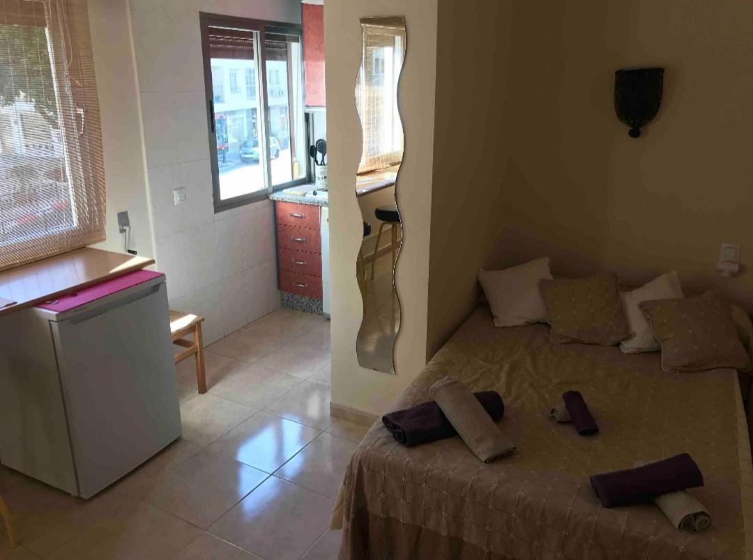 Apartamentos Real 81 埃斯特波纳 外观 照片