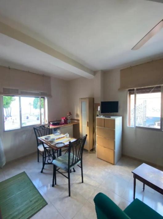 Apartamentos Real 81 埃斯特波纳 外观 照片